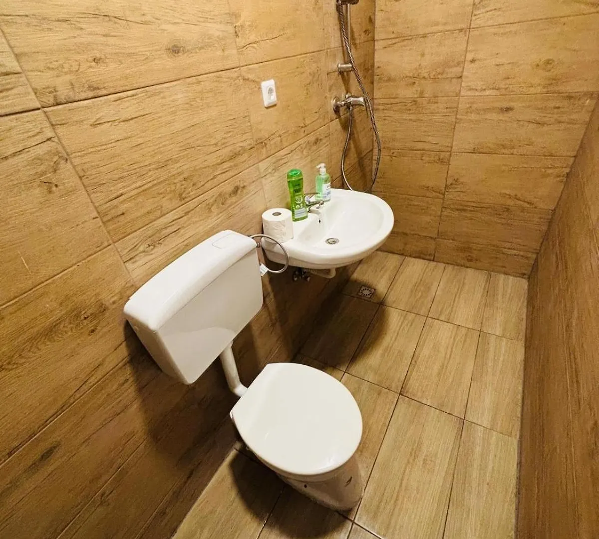 Penzingrooms Wien בית הארחה